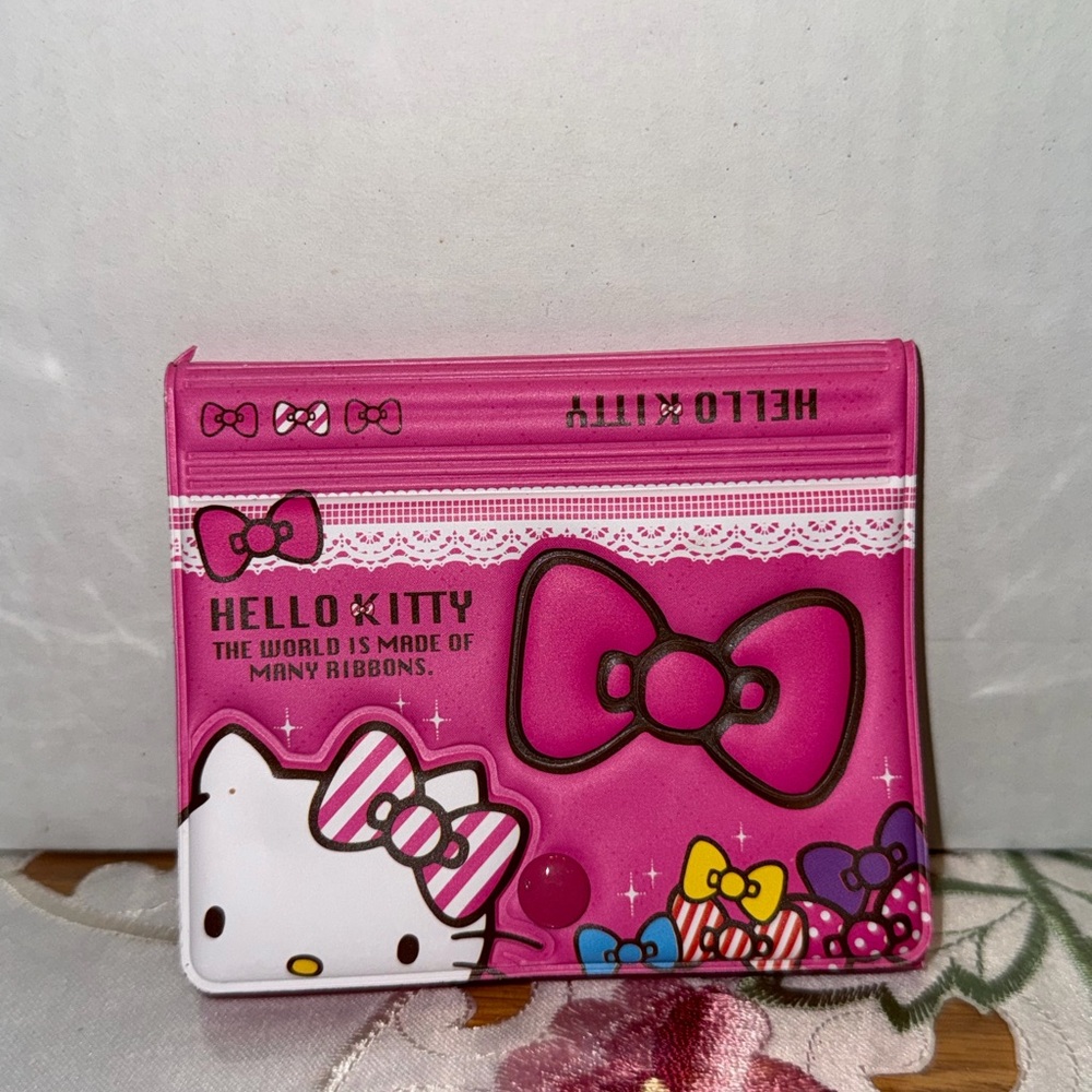 Hello Kitty Vibrant Pink Bow Wallet